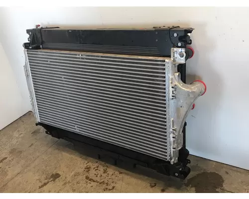 FREIGHTLINER Business Class M2 106 Radiator