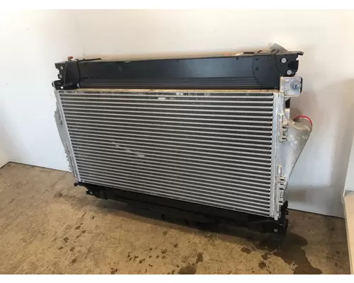 FREIGHTLINER Business Class M2 106 Radiator