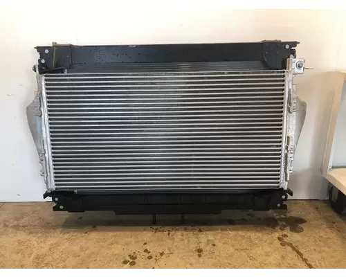 FREIGHTLINER Business Class M2 106 Radiator