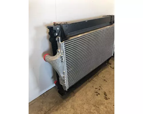 FREIGHTLINER Business Class M2 106 Radiator