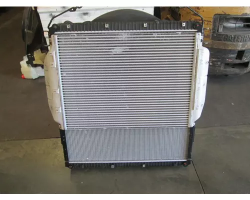 FREIGHTLINER Business Class M2 112 Radiator