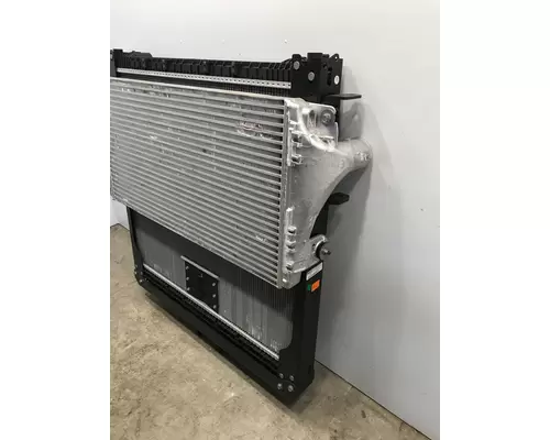 FREIGHTLINER Business Class M2 112 Radiator