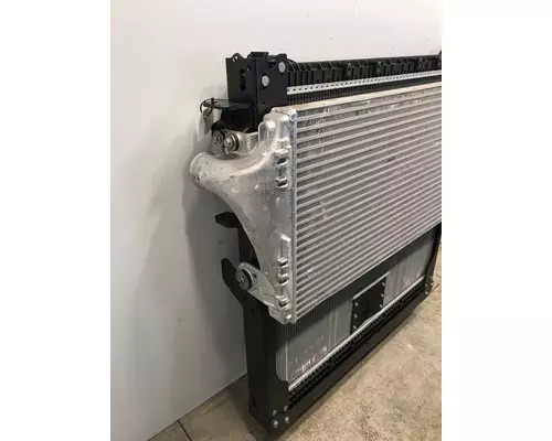 FREIGHTLINER Business Class M2 112 Radiator