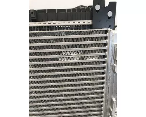 FREIGHTLINER Business Class M2 112 Radiator