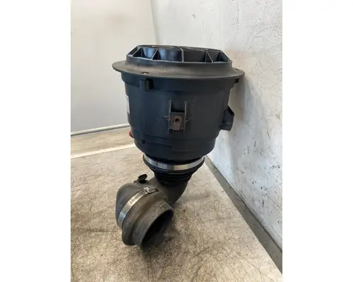 FREIGHTLINER Business Class M2 Air Cleaner