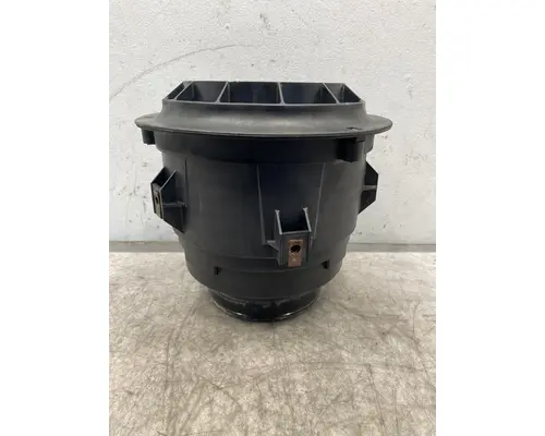 FREIGHTLINER Business Class M2 Air Cleaner