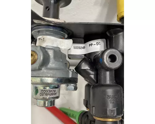 FREIGHTLINER Business Class M2 Brake Proportioning Valve