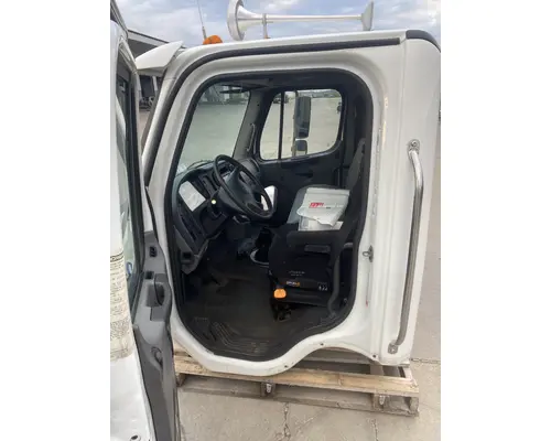 FREIGHTLINER Business Class M2 Cab