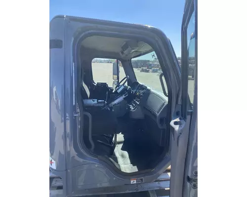 FREIGHTLINER Business Class M2 Cab