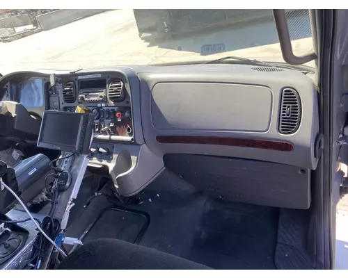 FREIGHTLINER Business Class M2 Cab