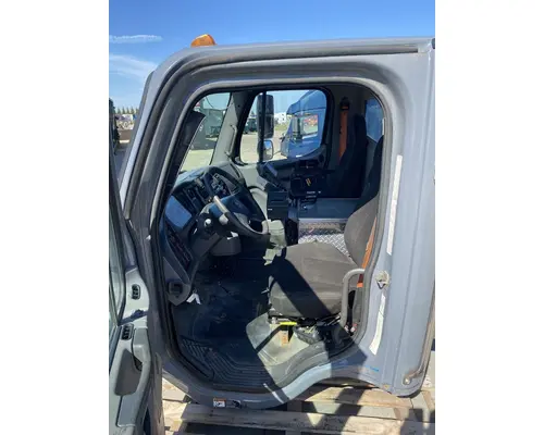FREIGHTLINER Business Class M2 Cab