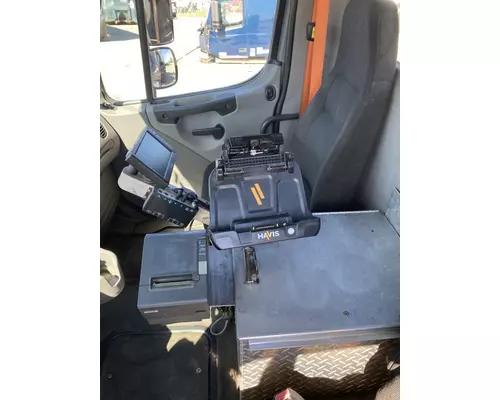 FREIGHTLINER Business Class M2 Cab