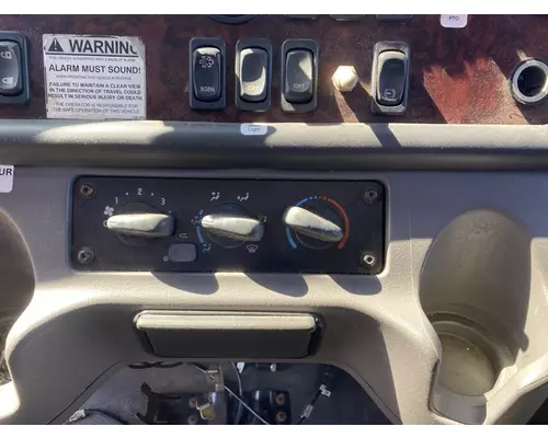 FREIGHTLINER Business Class M2 Cab