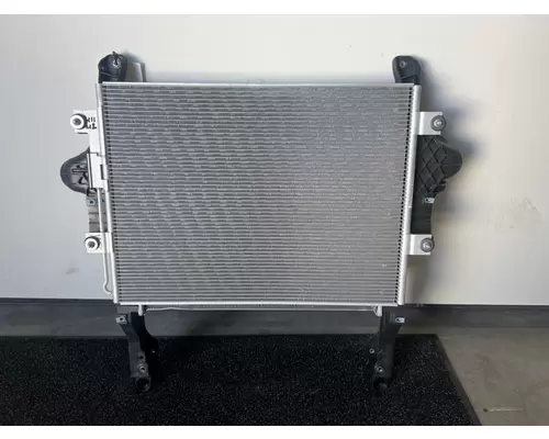 FREIGHTLINER Business Class M2 Charge Air Cooler (ATAAC)