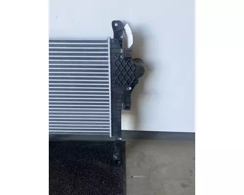 FREIGHTLINER Business Class M2 Charge Air Cooler (ATAAC)