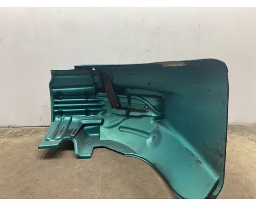 FREIGHTLINER Business Class M2 Fender Extension