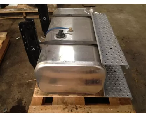 FREIGHTLINER Business Class M2 Fuel Tank