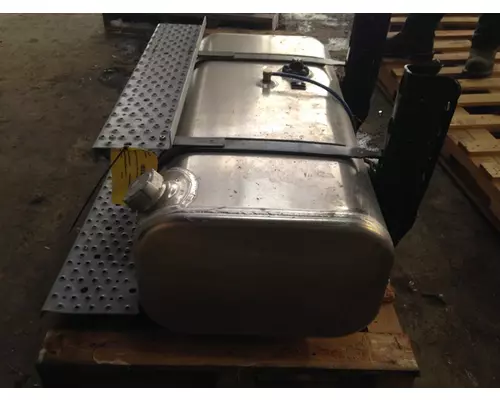 FREIGHTLINER Business Class M2 Fuel Tank