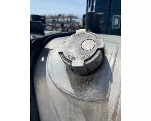 FREIGHTLINER Business Class M2 Fuel Tank