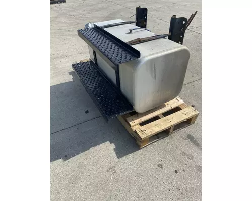 FREIGHTLINER Business Class M2 Fuel Tank