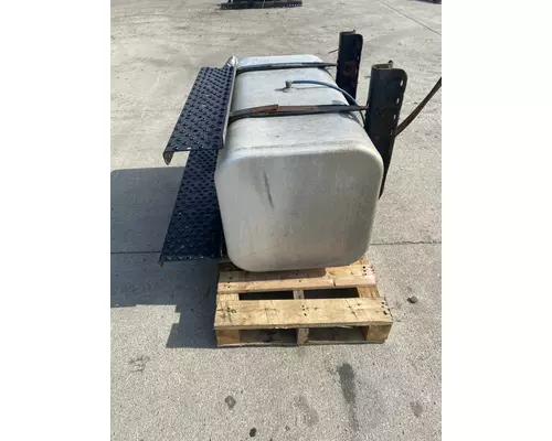 FREIGHTLINER Business Class M2 Fuel Tank