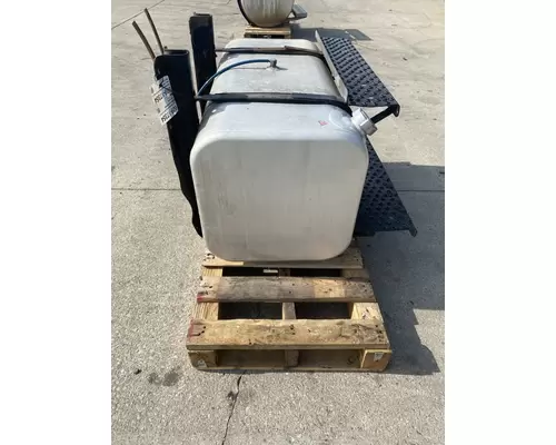 FREIGHTLINER Business Class M2 Fuel Tank