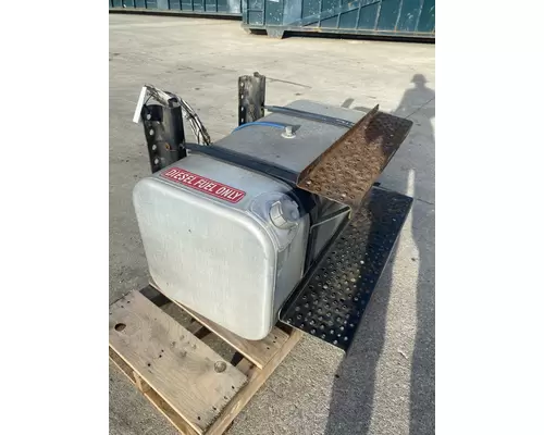 FREIGHTLINER Business Class M2 Fuel Tank