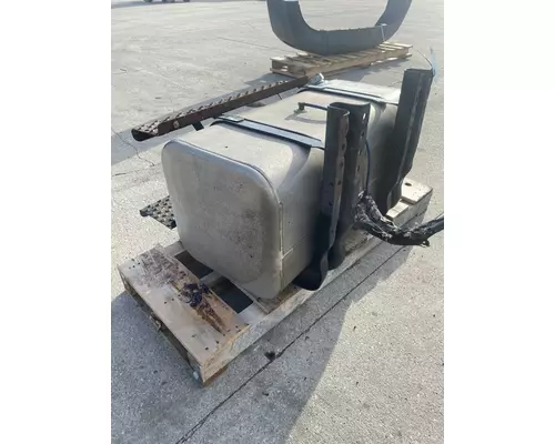 FREIGHTLINER Business Class M2 Fuel Tank