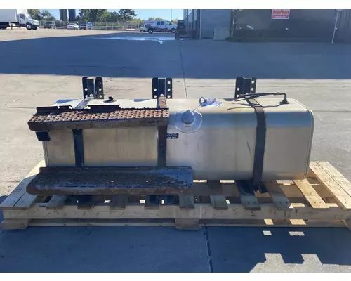 FREIGHTLINER Business Class M2 Fuel Tank