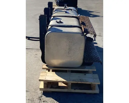 FREIGHTLINER Business Class M2 Fuel Tank