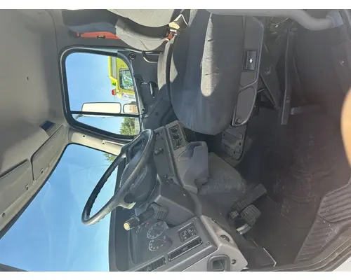 FREIGHTLINER Business Class M2 Rebuilders