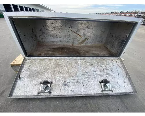 FREIGHTLINER Business Class M2 Tool Box