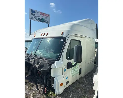 FREIGHTLINER CA125SLP Cab