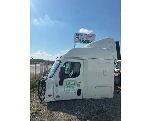 FREIGHTLINER CA125SLP Cab