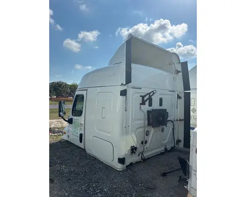 FREIGHTLINER CA125SLP Cab