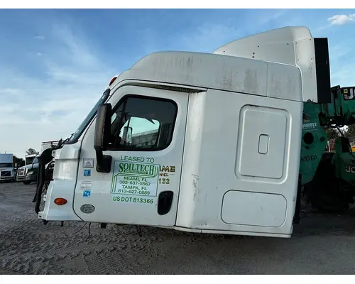 FREIGHTLINER CA125SLP Cab