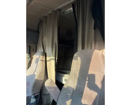 FREIGHTLINER CA125SLP Cab
