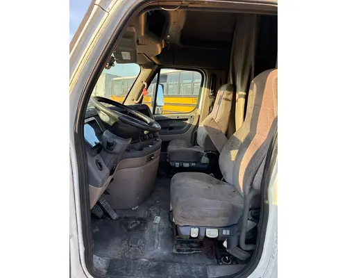 FREIGHTLINER CA125SLP Cab