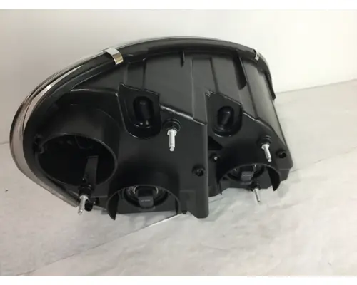 FREIGHTLINER CASCADIA - P3 HEADLAMP