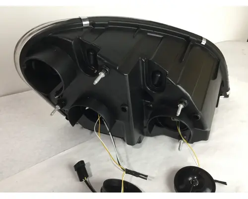 FREIGHTLINER CASCADIA - P3 HEADLAMP