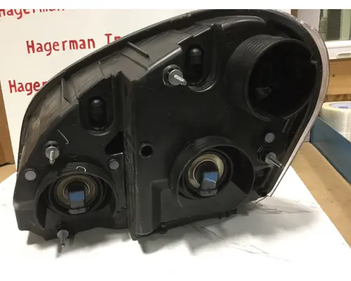 FREIGHTLINER CASCADIA - P3 HEADLAMP