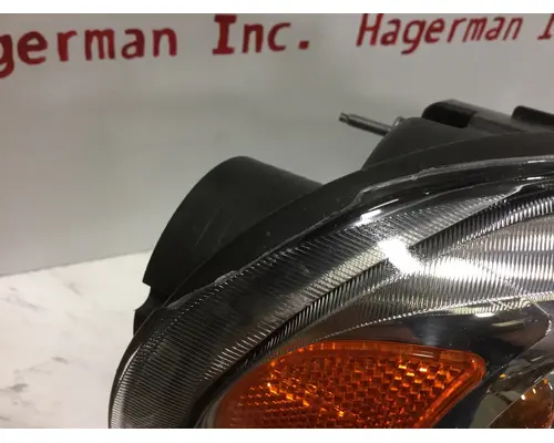 FREIGHTLINER CASCADIA - P3 HEADLAMP