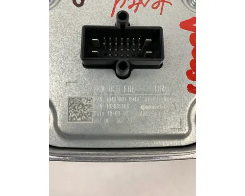 FREIGHTLINER CASCADIA - P4 HEADLAMP PARTS