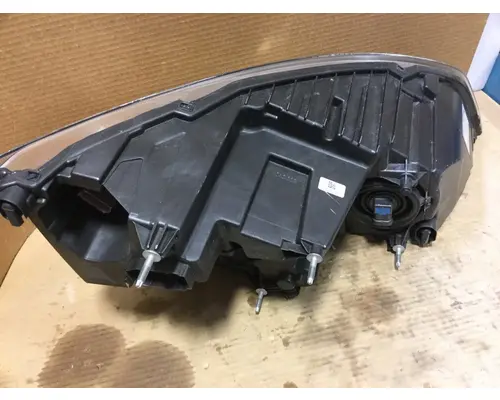 FREIGHTLINER CASCADIA - P4 HEADLAMP