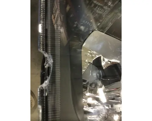 FREIGHTLINER CASCADIA - P4 HEADLAMP