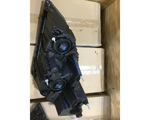 FREIGHTLINER CASCADIA - P4 HEADLAMP