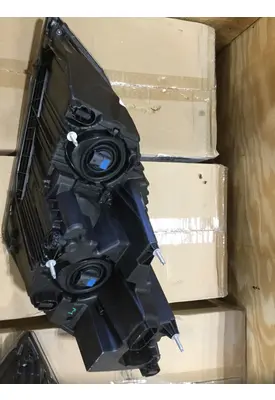 FREIGHTLINER CASCADIA - P4 HEADLAMP