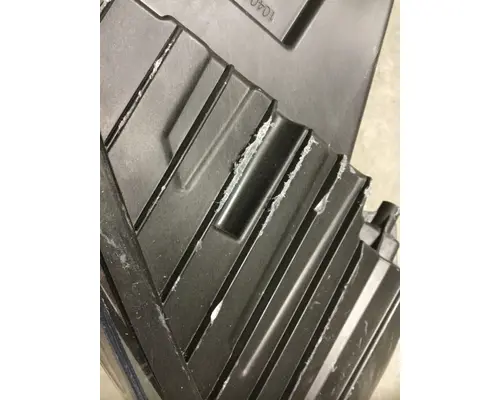 FREIGHTLINER CASCADIA - P4 HEADLAMP