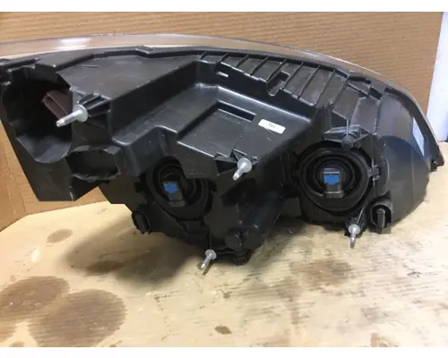 FREIGHTLINER CASCADIA - P4 HEADLAMP