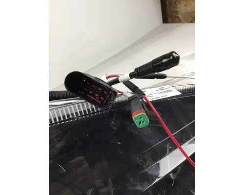 FREIGHTLINER CASCADIA - P4 Headlamp Assembly